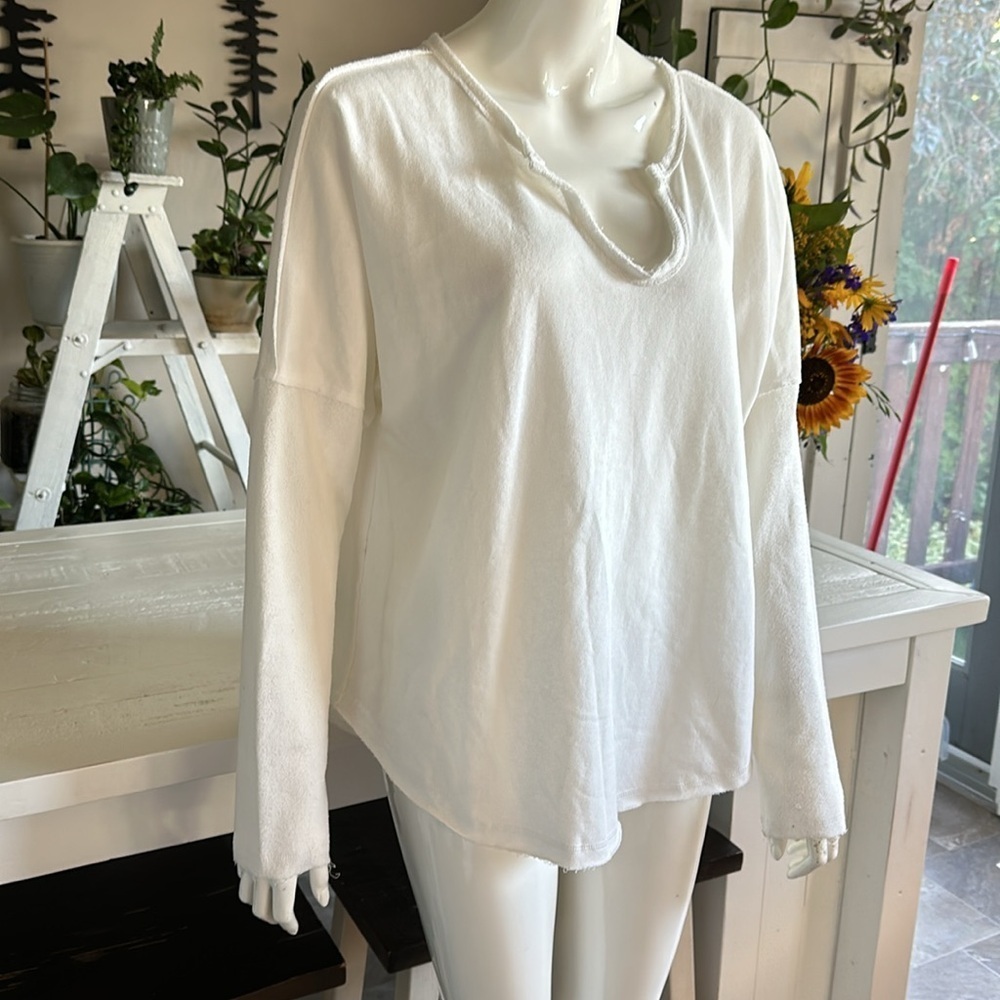 La Miel white long sleeve to texture sweater Lg seam down back Uneckline NWT - Picture 11 of 15